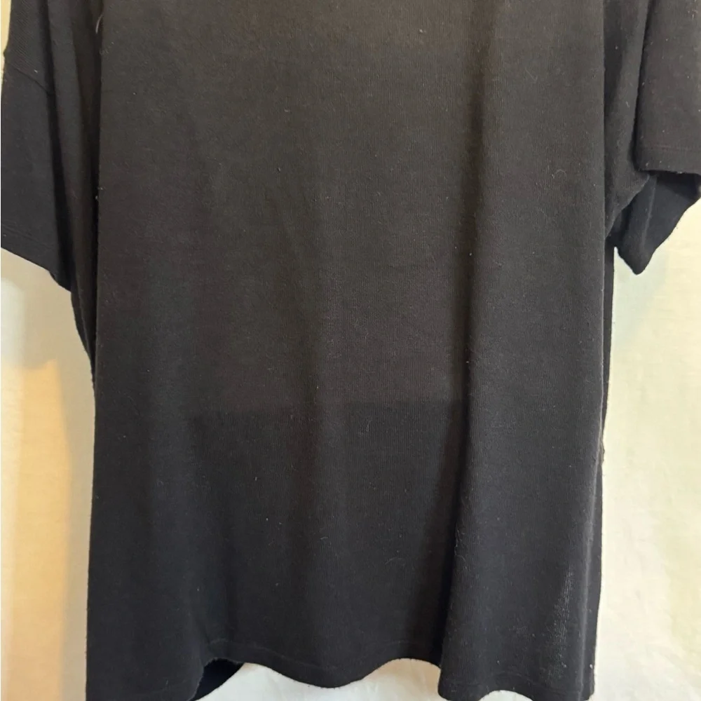 A-130 Donna Karan Sleepwear Black Short Sleeve Pajama Top‎ Size L